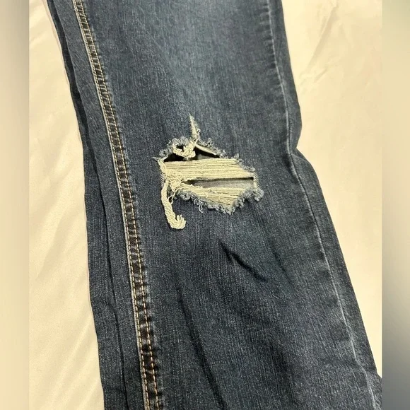 Wild Fable Dark Indigo Distressed Highest Rise Raw
Hem Skinny Jeans Size 16/33 - Picture 10 of 16